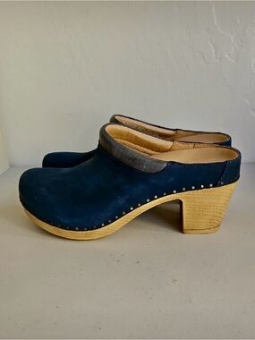 dansko Sammy clogs in Blue